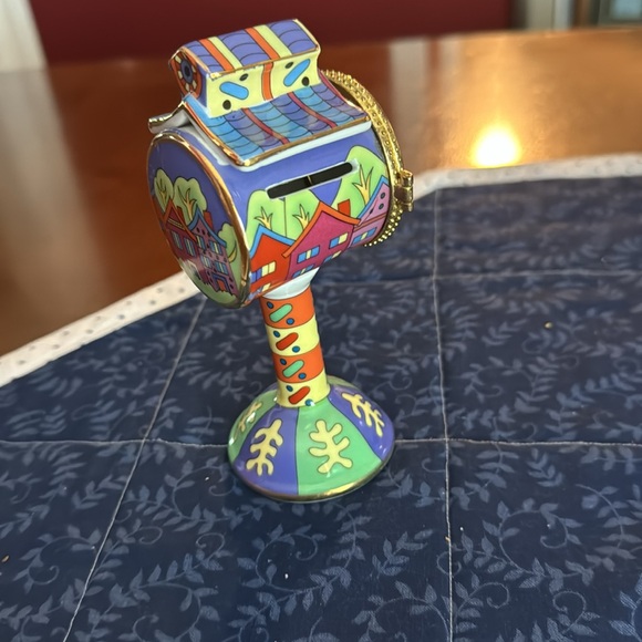 Vintage Stamp Dispenser - Picture 2 of 3